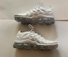 nike air vapormax plus White Size 10