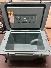 Aqua Green Limited Edition Insulated Yeti Tundra Haul w/ Wheels