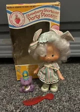 Vintage 1984 Strawberry Shortcake Party Pleaser Doll Angel Cake with Soufflé