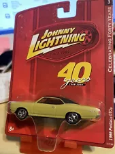 2009 Johnny Lightning 40 Years Yellow 1966 Pontiac GTO VHTF