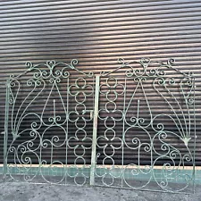 Old Spanish Driveway Gates With Quattro Foil And Hearts 120x80