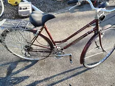 PAIR 1980s SCHWINN WORLD TOURIST MENS & LADIES 10-SPEED CRUISER BICYCLES -