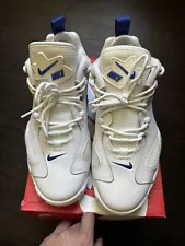 Size 9.5 - Nike Air Barrage Low White Hyper Blue