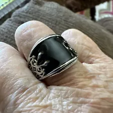 Vintage Stylish Black Oil Drop Totem Engraved Ring In A Size 7