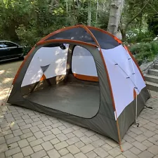 REI BASE CAMP 6 Tent Excellent Condition With Rainfly.