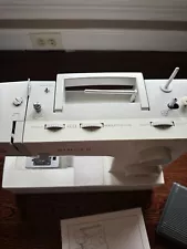 SINGER 44S Heavy Duty Sewing Machine * Perfect Condition!