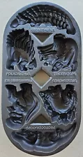 John Wright Cast Iron 1986 Dinosaur Cake Baking Pan Muffin Mold Pan USA