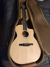 Taylor 214ce-N Grand Auditorium Nylon-String Acoustic-Electric Guitar Natural