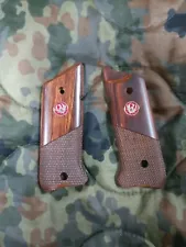 Ruger Mark IV (MK IV) (Mark 4) Wood Grips Half Checkered