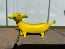 Banana Dog Statue Garden Figurine Resin Statue for Home and Outdoor