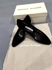 Manolo Blahnik Listony Suede Block Low-Heel Pumps. Brand New. Size US 8 Euro 39