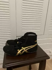 wrestling shoes