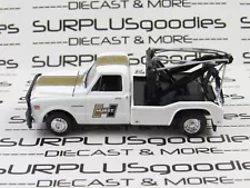 Greenlight 1:64 LOOSE Hurst 1972 CHEVROLET Chevy C30 C-30 Tow Truck Wrecker