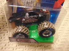 2016 METAL MULISHA MUD HOT WHEELS Monster Jam Truck with Stunt Ramp