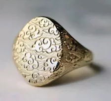 Signet Ring Vintage Beautiful Patterned 14k Gold Hand Carved Ring For Sale