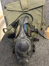 Vntg US S Military Black Chemical Biological Gas Mask 70 MSA 2 E 8 T-1