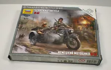 1/72 Scale WWII German Motorcycle Sidecar With Crew, Zvezda, NIB