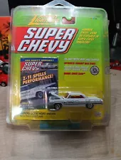 Johnny Lightning Super Chevy 1963 Impala Z-11 White Lightning