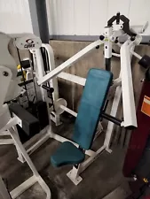 Cybex VR2 Incline Press