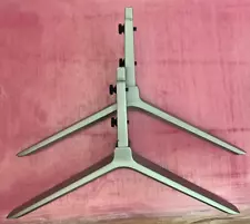 VIZIO SOLID METAL STAND/LEGS FOR MODEL M70-C3 HDTV W/MOUNTING SCREWS