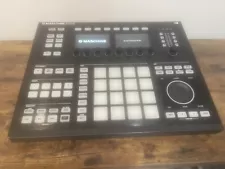 Native Instruments - MASCHINE STUDIO BLACK Production Studio