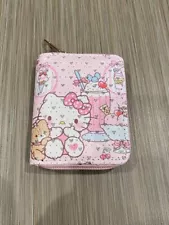 Hello Kitty wallet with zipper closure - milkshake