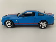 SHELBY COLLECTIBLES 2010 FORD SHELBY GT500 BLUE 1:24 SCALE DIE CAST