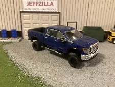 2022 GMC Sierra 2500 HD Lifted 4x4 Truck 1/64 Diecast Custom Duramax Greenlight