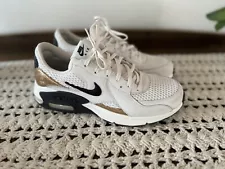 Women’s Nike Air Sneakers Size 9