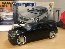 1/25 Scale Assembled 2005 Dodge Magnum Srt8