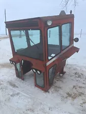 1970 Massey Ferguson MF 1100 Tractor Cab