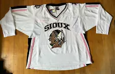 University of North Dakota Fighting Sioux Ice Hockey Jersey NWT Medium NCAA K1