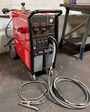 LINCOLN 256 POWERMIG MIG WELDER - 240/460 1 phase, Built in Feeder - "SEE VIDEO"