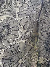 ANTIQUE ESTATE STUNNING HAND DONE CHANTILLY LACE LARGE SHAWL BAYEUX FRANCE