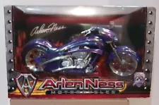 New 2004 ARLEN NESS CURVACEOUS IRON LEGENDS 1/6 Scale Diecast MOTORCYCLE