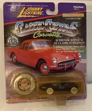 NEW Johnny Lightning Classic Customs WHITE LIGHTNING '92 Corvette Sting Ray III