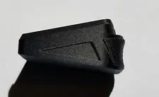 No-pinch pinky extension for the 10 round magazine for use with the Springfield