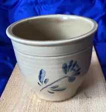 Pfaltzgraff USA FTDA 1984 Yorktowne 4.5 inch tall by 5 inch across Flower Pot