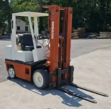 CPH02A25V Nissan 4700 lb Capacity 3-Stage Forklift - 8930 Hours GREAT Condition!