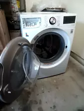 White LG WASHER not for parts works