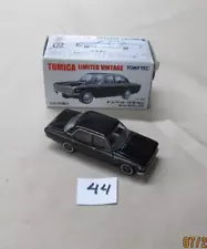 Tomica Limited Vintage MIB 1/64 #LV-118a Toyopet Crown 4 Door Sedan w/Box (44)