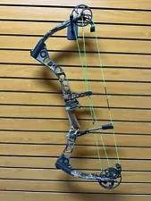 Mathews Switchback RH Compound Bow 30” 70# Max