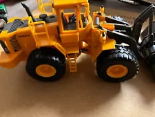 11" 1/32 VOLVO L220E WHEEL LOADER, NO PACKAGING # A381