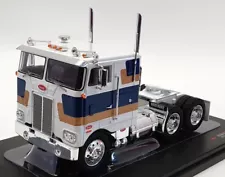 IXO Models 1/43 Scale TR078 - 1979 Peterbilt 352H - White