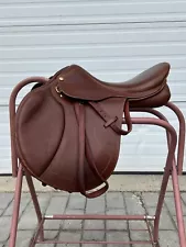 Pessoa Heritage Pro 16.5” w/ XCH Close Contact English Saddle