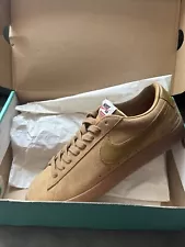 DS EXCELLENT CONDITION Size 11.5 - Nike Supreme x SB Blazer GT Low Golden Beige