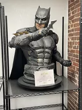 BEN AFFLECK BATMAN LIFE SIZE BUST, INFINITY STUDIO, JUSTICE LEAUGUE