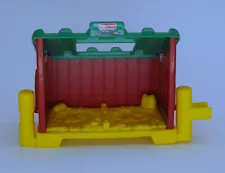 Fisher Price Little People 2001 Red Chicken Hen House Coop Farm