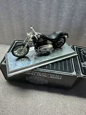 Maisto HARLEY DAVIDSON 1:18 Die Cast Model - FXSTB NIGHT TRAIN 1999