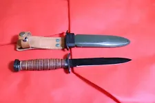 Vintage PARKER BROTHERS Fixed Blade Fighting Knife w M8 Scabbard Factory Edge